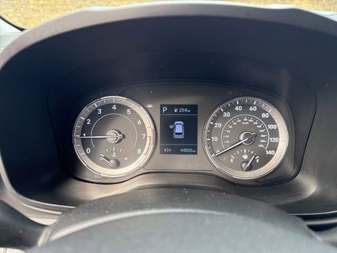 Used 2022 Hyundai Venue SEL w/ Cargo Package image 8