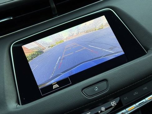 Used 2022 Cadillac XT4 Luxury w/ Cold Weather Package image 15