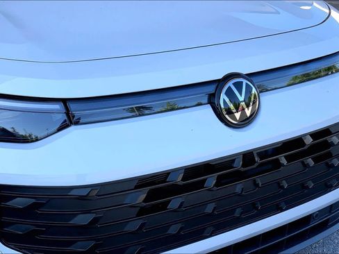 Used 2026 Volkswagen Tiguan S FWD image 29