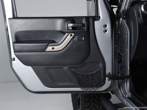Used 2016 Jeep Wrangler Sahara AWD/4WD image 35