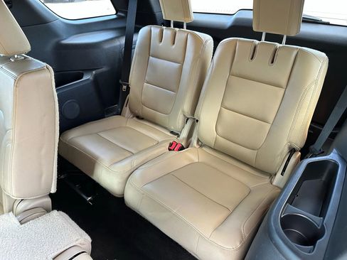 Used 2016 Ford Explorer XLT w/ Equipment Group 202A image 14