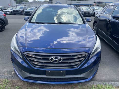 Used 2017 Hyundai Sonata Sport w/ Value Edition Package 02 FWD image 2