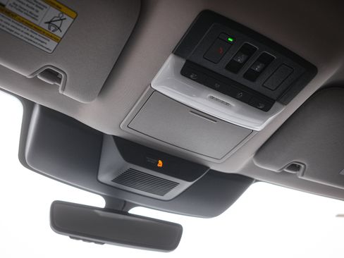 Used 2025 Nissan Pathfinder Platinum image 28