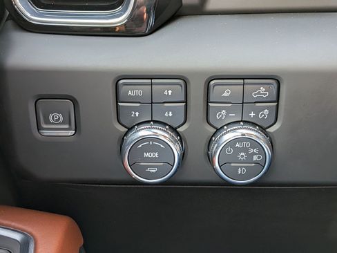 Used 2023 GMC Sierra 1500 Denali Ultimate AWD/4WD image 18