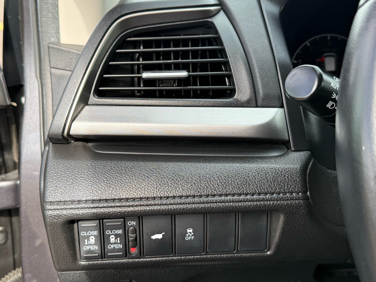 Used 2025 Honda Odyssey EX-L image 15
