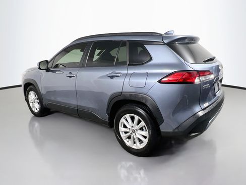 Used 2022 Toyota Corolla Cross LE AWD/4WD image 8