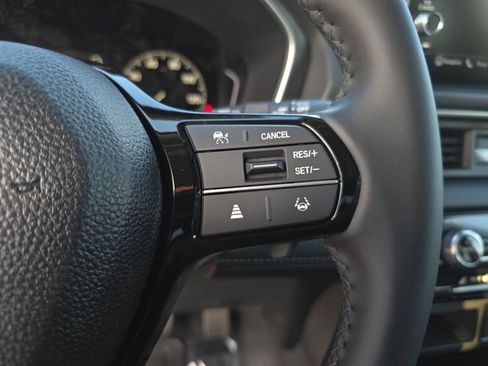 New 2025 Honda Pilot Touring image 19