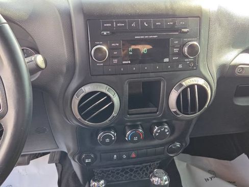 Used 2017 Jeep Wrangler Sport AWD/4WD image 18