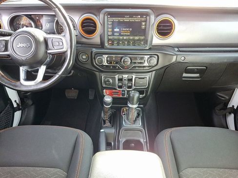 Certified 2021 Jeep Gladiator Mojave image 16