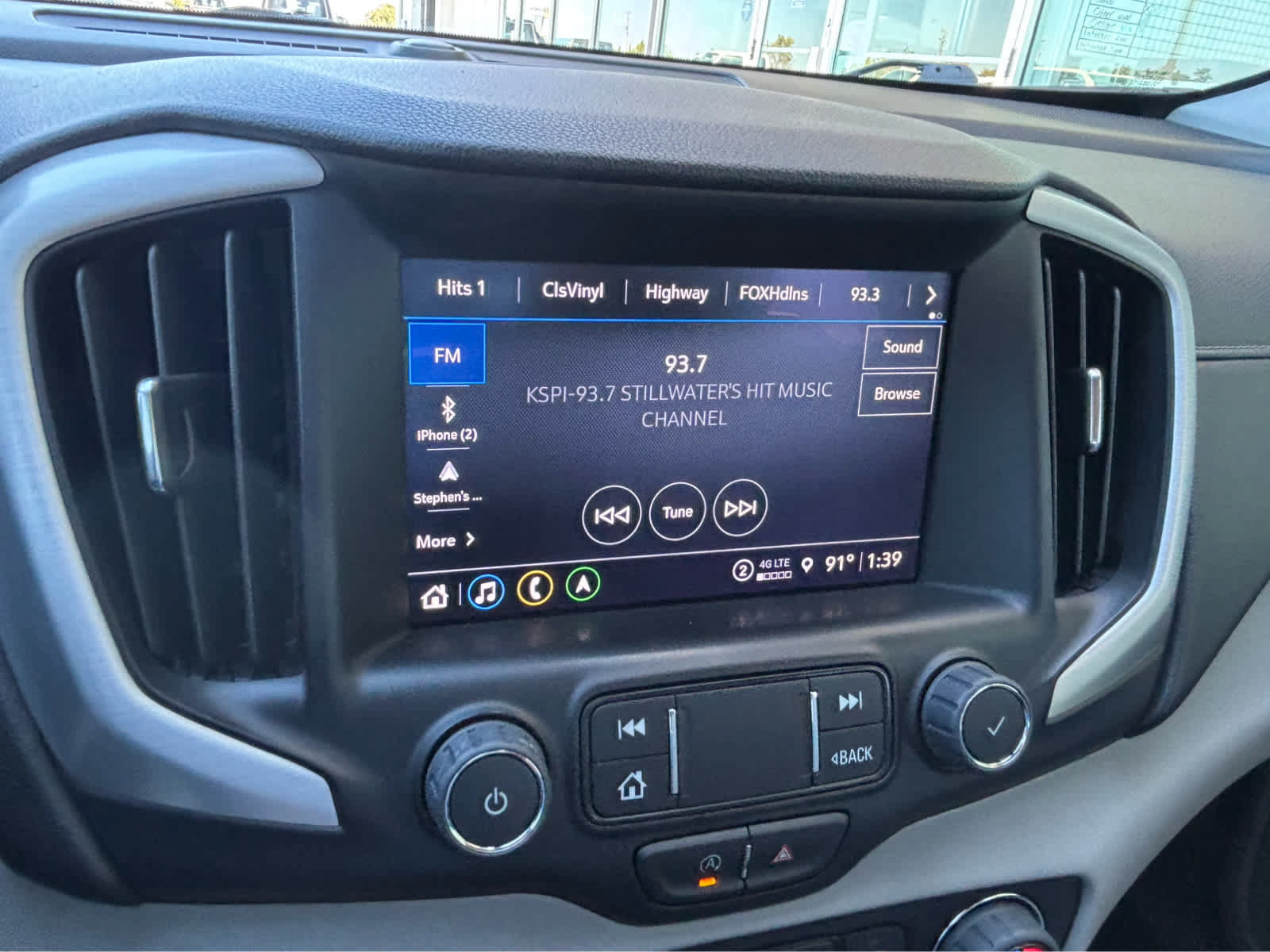 Used 2022 GMC Terrain SLT w/ Infotainment Package II AWD/4WD image 24