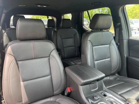 Used 2022 Chevrolet Traverse RS w/ LPO, Floor Liner Package AWD/4WD image 37