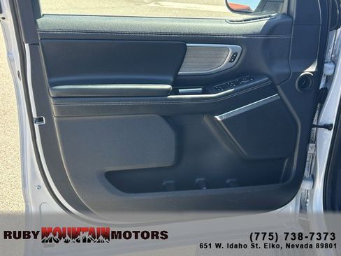 Used 2025 Ford Expedition Platinum AWD/4WD image 9