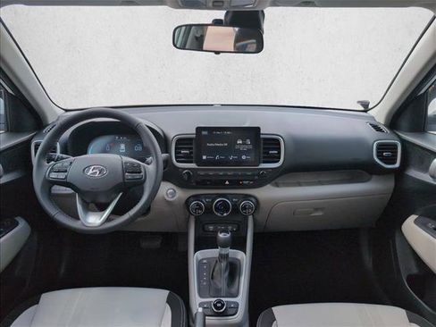 New 2026 Hyundai Venue SEL image 18