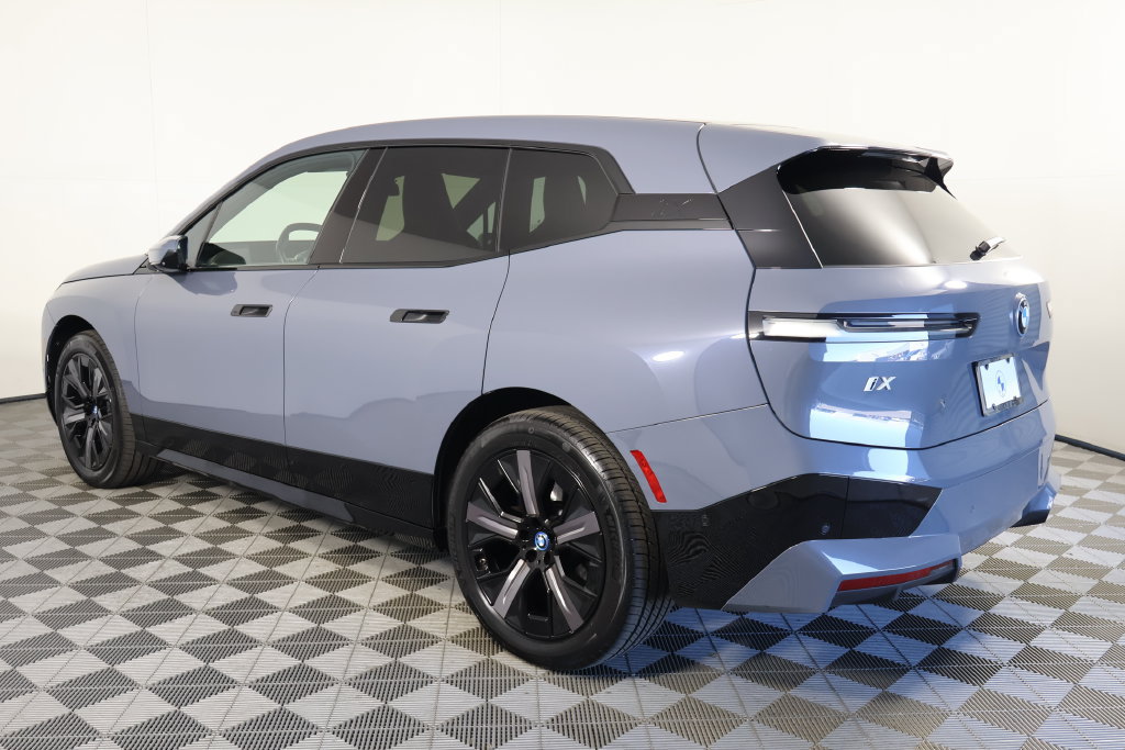 Certified 2024 BMW iX xDrive50 w/ Sport Package AWD/4WD image 6