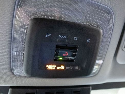 Used 2025 Toyota Prius LE image 27