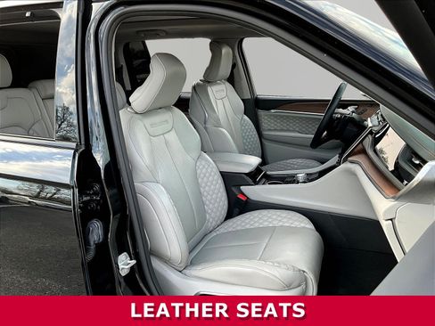 Used 2022 Jeep Grand Cherokee Summit w/ Luxury Tech Group V AWD/4WD image 29