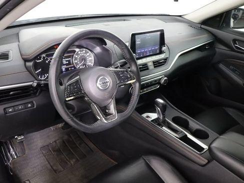 Used 2020 Nissan Altima 2.5 SR w/ Premium Package FWD image 25