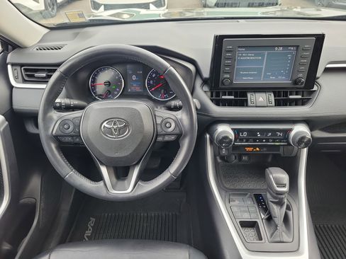 Used 2019 Toyota RAV4 XLE Premium image 19
