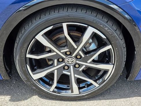 Used 2024 Toyota Prius Prime Premium FWD image 9