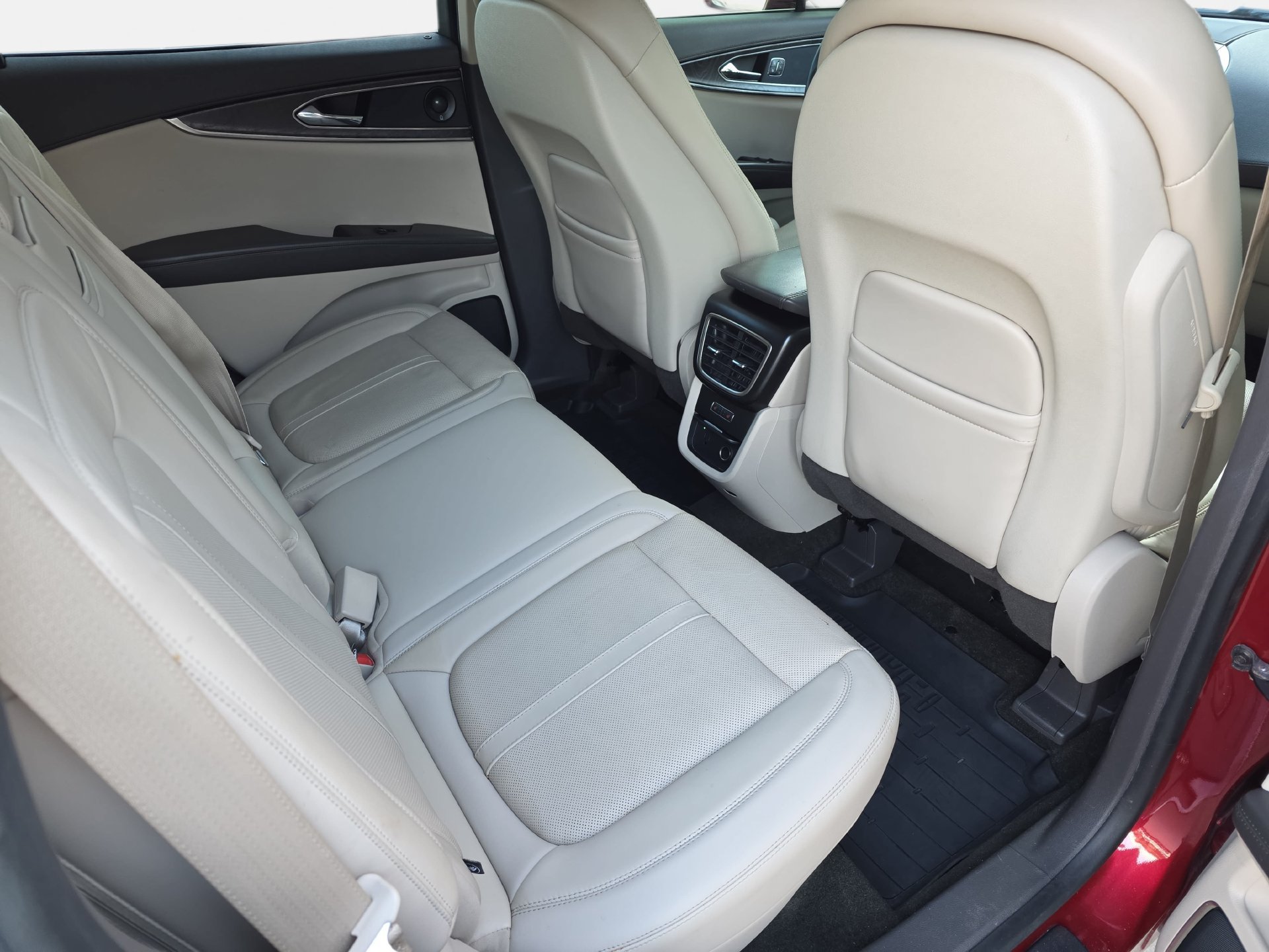 Used 2020 Lincoln Nautilus Reserve w/ Equipment Group 201A FWD image 11