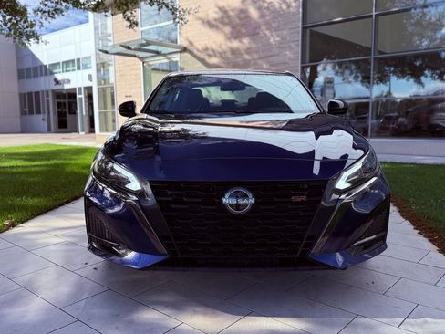 Used 2024 Nissan Altima 2.5 SR FWD image 3