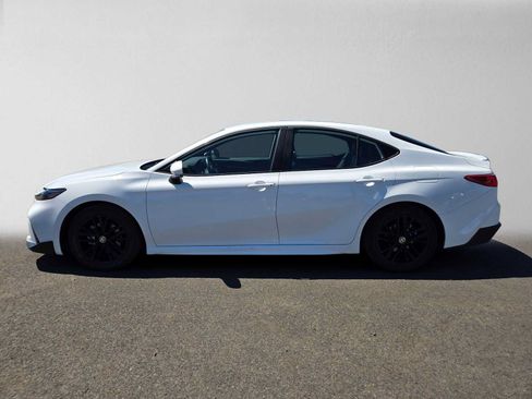 Certified 2025 Toyota Camry SE FWD image 7