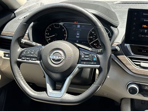 Used 2023 Nissan Altima 2.5 SV w/ SV Premium Package FWD image 13