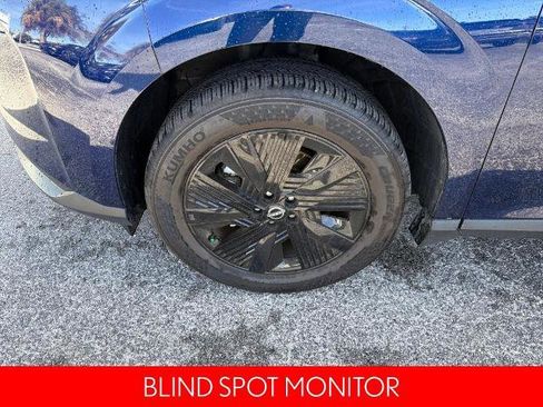 Certified 2025 Nissan Murano SV image 11