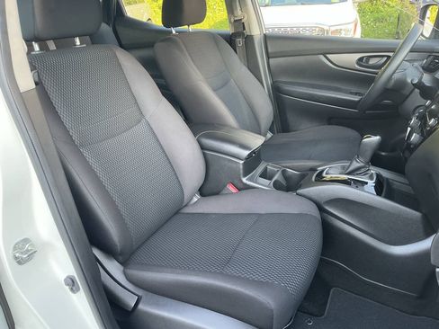 Used 2019 Nissan Rogue Sport S w/ Appearance Package AWD/4WD image 23