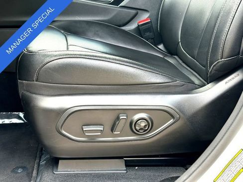 Used 2024 Jeep Grand Cherokee L Limited w/ Luxury Tech Group II AWD/4WD image 12