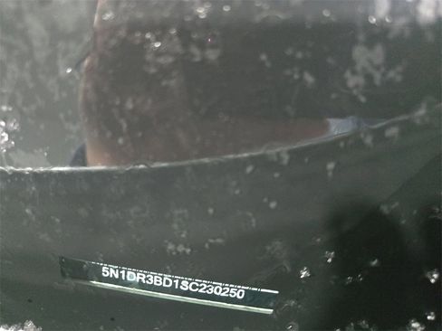 Used 2025 Nissan Pathfinder SV w/ SV Premium Package image 14