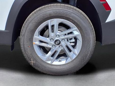 New 2026 Hyundai Tucson SE image 12