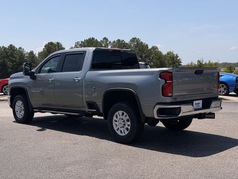 Used 2025 Chevrolet Silverado 2500 LTZ w/ LTZ Plus Package AWD/4WD image 10