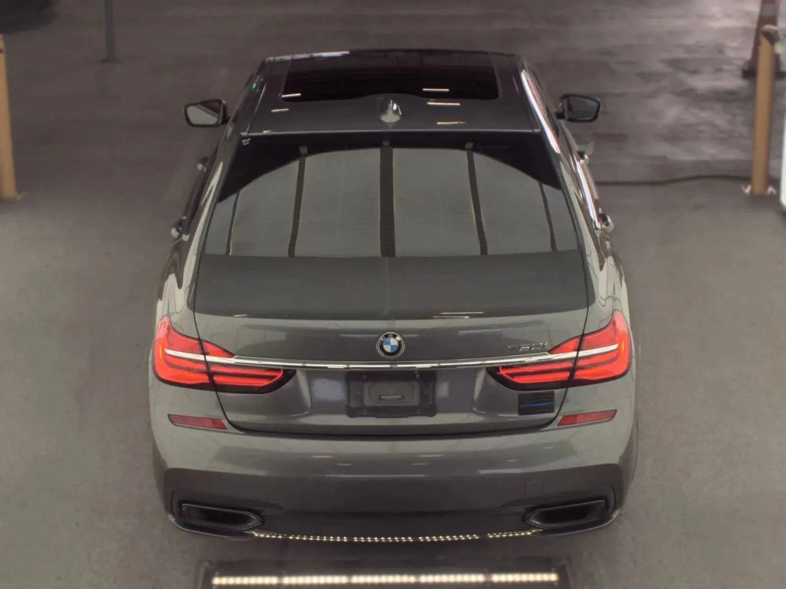 Used 2019 BMW 750i w/ M Sport Package RWD image 4