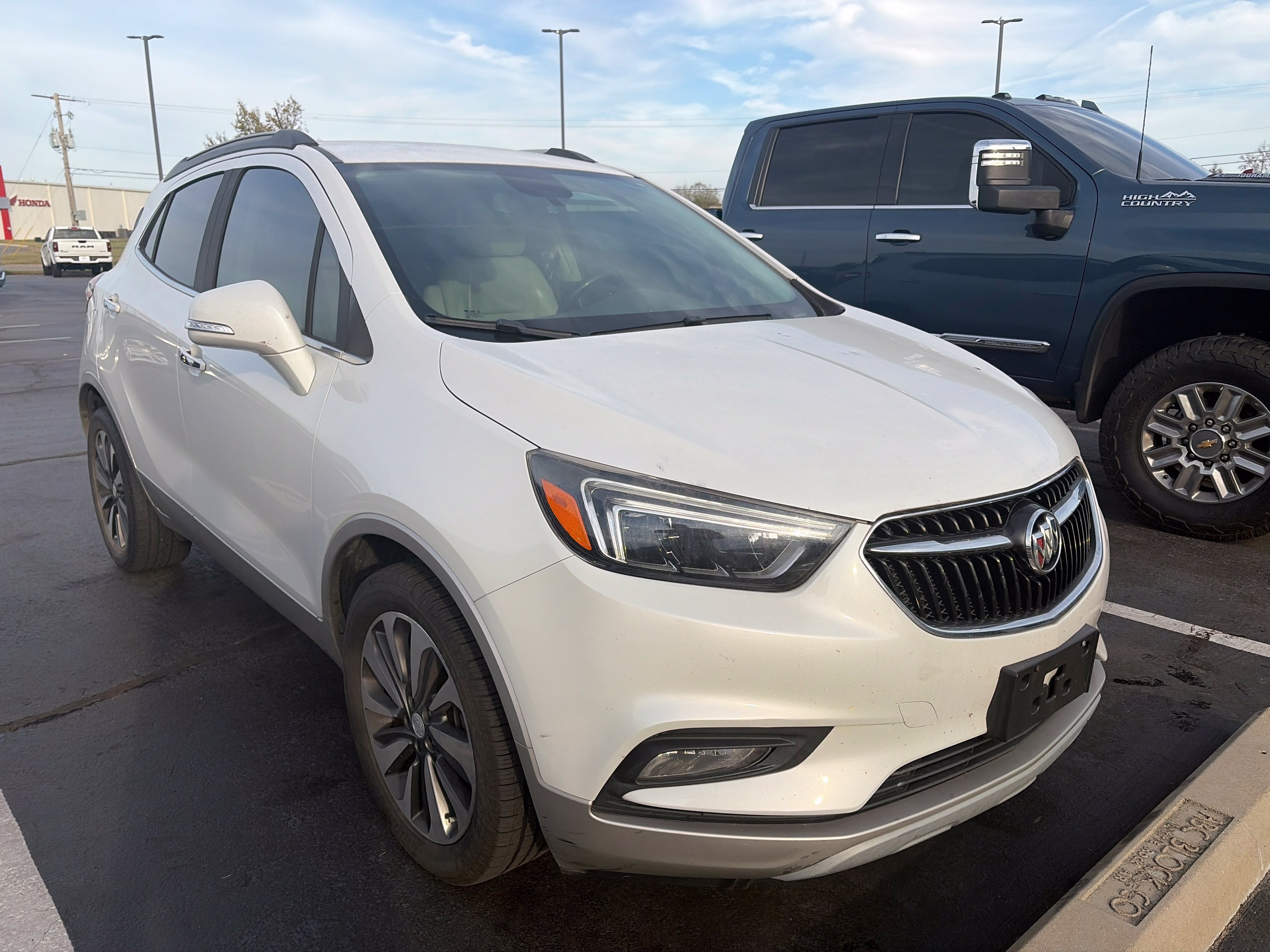 Used 2017 Buick Encore Essence FWD image 3