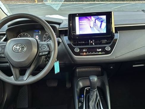 Used 2024 Toyota Corolla LE image 8