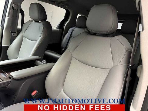 Used 2021 Toyota Sienna XLE image 14