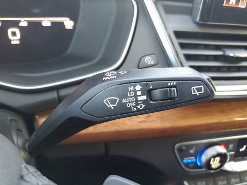 Used 2021 Audi Q5 Prestige w/ Prestige Package image 23