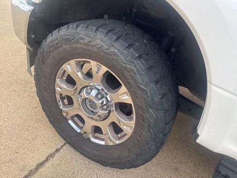 Used 2022 Ford F250 Lariat w/ Lariat Ultimate Package AWD/4WD image 8