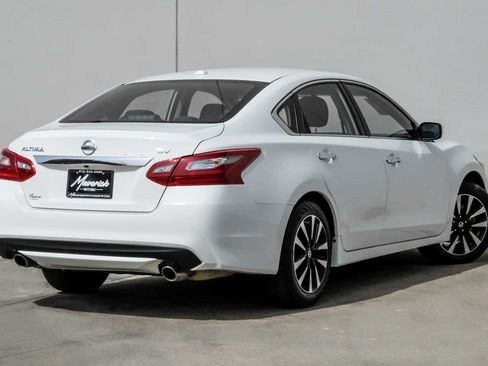 Used 2018 Nissan Altima 2.5 SV image 8