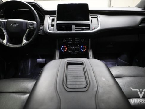 Used 2023 Chevrolet Tahoe Z71 w/ Z71 Off-Road Package AWD/4WD image 13