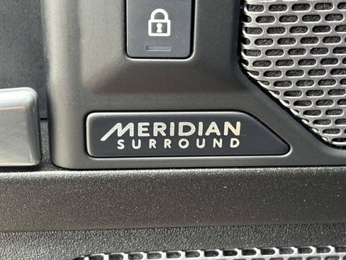 Used 2024 Land Rover Defender 110 V8 AWD/4WD image 28