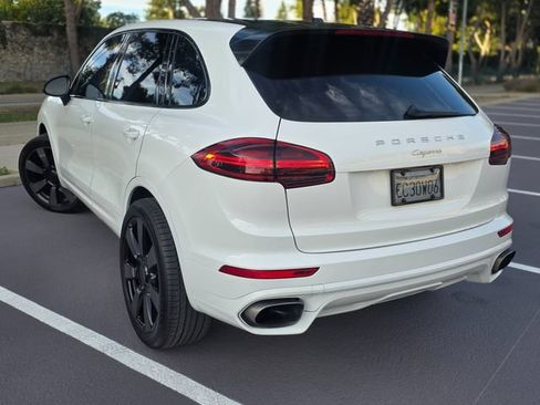 Used 2016 Porsche Cayenne AWD/4WD image 38