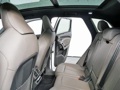 Used 2025 Audi Q5 2.0T Premium Plus w/ Premium Plus image 22