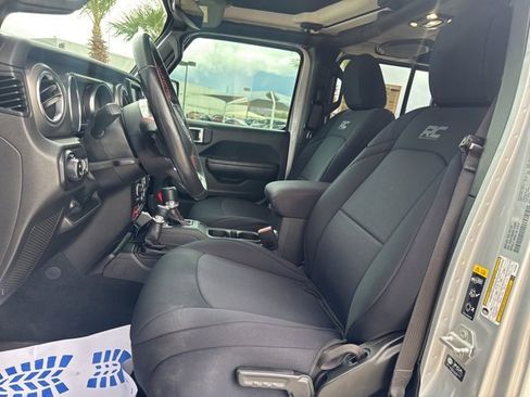 Certified 2022 Jeep Gladiator Rubicon w/ Cold Weather Group image 21