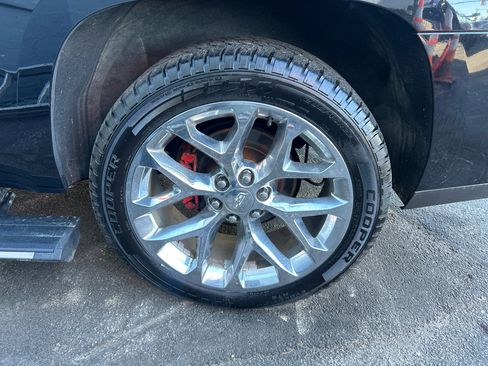 Used 2017 Cadillac Escalade Premium Luxury image 19