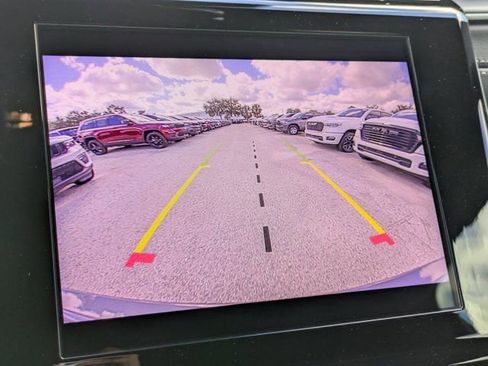 New 2025 Jeep Grand Cherokee Altitude image 19