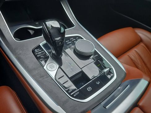 Used 2022 BMW X7 M50i w/ Cold Weather Package AWD/4WD image 19