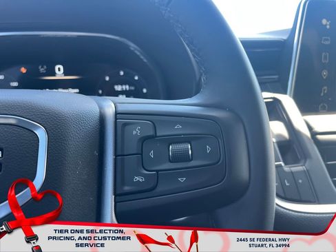 Certified 2024 GMC Yukon SLT w/ SLT Luxury Package image 27