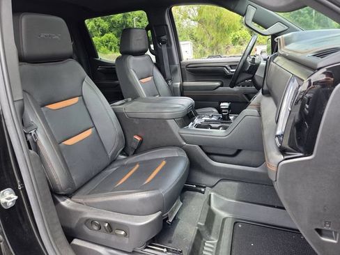 Used 2023 GMC Sierra 1500 AT4 w/ Technology Package AWD/4WD image 16
